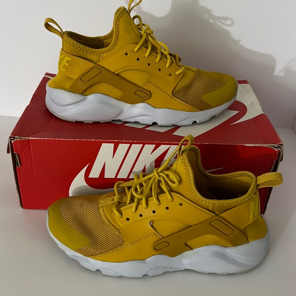 Nike Air Huarache Run Ultra GS - Yellow sz7